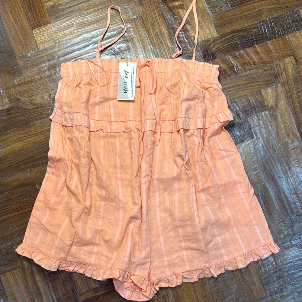 🧡 NWT Peach Ruffle Romper – Lightweight & Breezy!